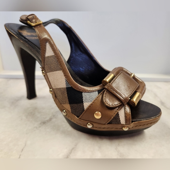 VINTAGE BURBERRY Peep-toe Slingback Heels - Picture 4 of 16